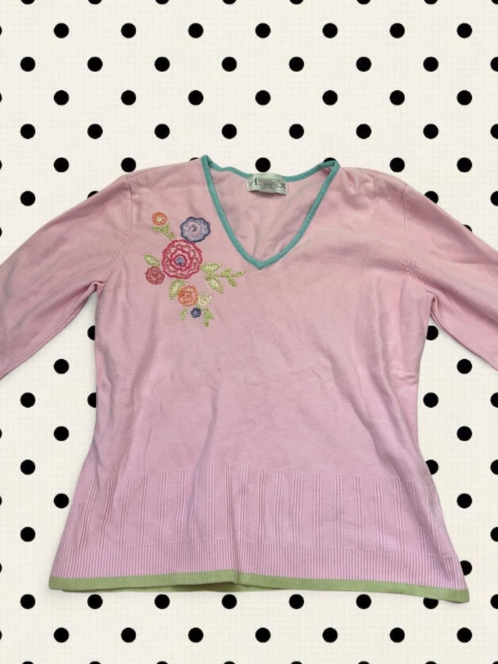 Casual Corner Pink V-Neck Sweater with Floral Embroidery and Mint Trim